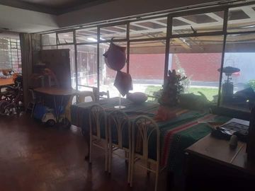 EXCELENTE CASA CON LOCAL COMERCIAL EN VENTA, MUY BIEN UBICADO EN EL BOULEVARD AL COSTADO DE LA MUNICIPALIDAD DE CHOSICA, CERCA AL PARQUE
