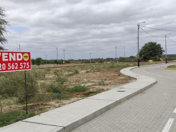 VENDO LINDO TERRENO EN LA ENTRADA DE  LA RESIDENCIAL LAS ACACIAS DE MIRAFLORES, CASTILLA-PIURA