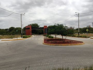 VENDO LINDO TERRENO EN LA ENTRADA DE  LA RESIDENCIAL LAS ACACIAS DE MIRAFLORES, CASTILLA-PIURA