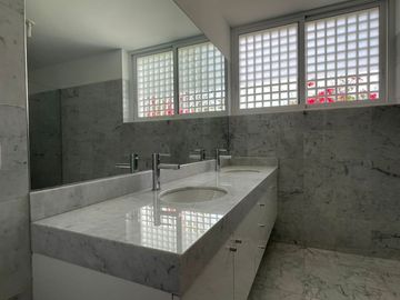 DEPARTAMENTO DE LUJO EN EDIFICIO LA QUEBRADA, BARRANCO