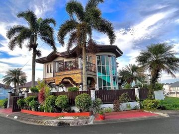 4 BR House & Lot For Sale  in Tagaytay Heights