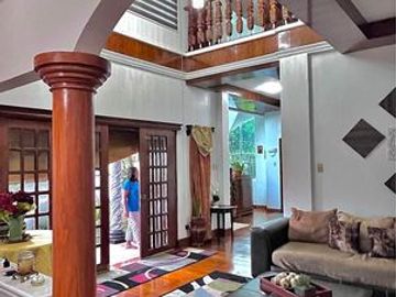 4 BR House & Lot For Sale  in Tagaytay Heights