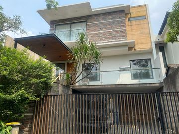 Rumah Minimalis Modern Full Furnish Siap Huni di Bukit Mas Rempoa, Jaksel