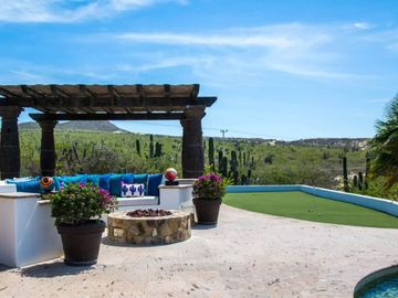 Residencia con vista al mar, alberca infinity privada, jacuzzi, pergola, Fogata y  area de golf para practicar, Pacific Ocean, Cabo San Lucas.