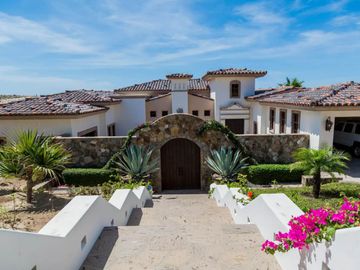 Residencia con vista al mar, alberca infinity privada, jacuzzi, pergola, Fogata y  area de golf para practicar, Pacific Ocean, Cabo San Lucas.