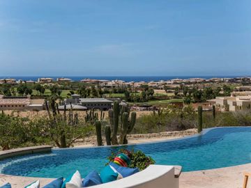 Residencia con vista al mar, alberca infinity privada, jacuzzi, pergola, Fogata y  area de golf para practicar, Pacific Ocean, Cabo San Lucas.