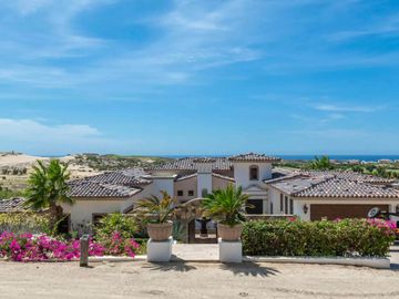 Residencia con vista al mar, alberca infinity privada, jacuzzi, pergola, Fogata y  area de golf para practicar, Pacific Ocean, Cabo San Lucas.
