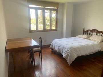 ALQUILER DE CASA DE CAMPO EN CIENEGUILLA, 5 DORM, 12 PERSONAS.