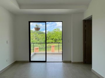 Majestuosa casa esquinera en Mukava del Valle con gran zona verde. Cerritos. Pereira - Colombia.