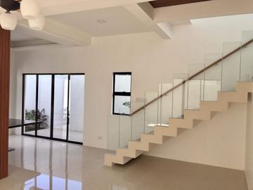 4 Bedroom House and Lot in Trevi Excutive Village