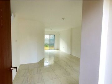 Urb. Ciudad Olimpo - vendo casa de dos plantas