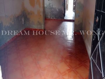 OCACION POR VIAJE VENDO AMPLIA CASONA DE 285.65M2 COMO TERRENO EN PAMPA DE COMAS ALT. 47 AV. TUPAC AMARU
