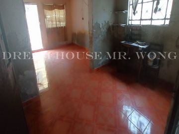 OCACION POR VIAJE VENDO AMPLIA CASONA DE 285.65M2 COMO TERRENO EN PAMPA DE COMAS ALT. 47 AV. TUPAC AMARU