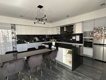 Casa en venta en Residencial Cedros
