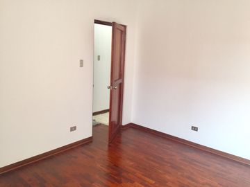 VENDO HERMOSA CASA PARA FAMILIAS EN URB LAS GARDENIAS, SURCO