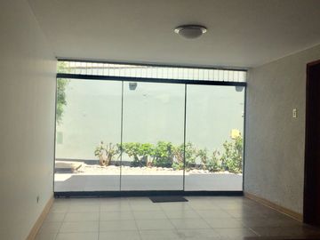 VENDO HERMOSA CASA PARA FAMILIAS EN URB LAS GARDENIAS, SURCO
