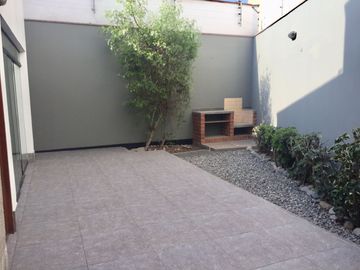 VENDO HERMOSA CASA PARA FAMILIAS EN URB LAS GARDENIAS, SURCO