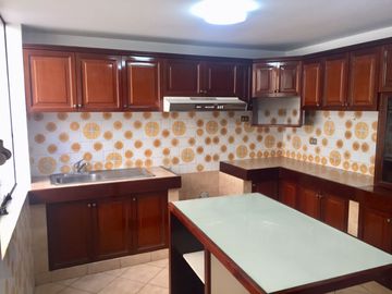 VENDO HERMOSA CASA PARA FAMILIAS EN URB LAS GARDENIAS, SURCO