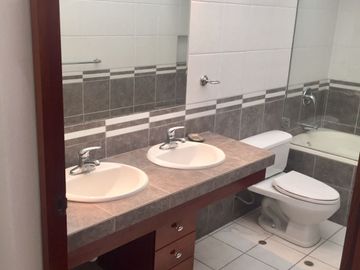 VENDO HERMOSA CASA PARA FAMILIAS EN URB LAS GARDENIAS, SURCO
