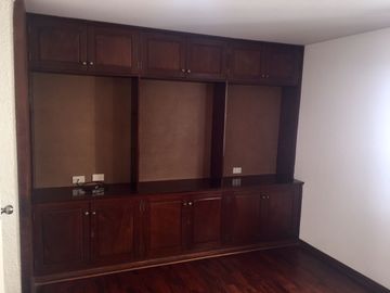 VENDO HERMOSA CASA PARA FAMILIAS EN URB LAS GARDENIAS, SURCO