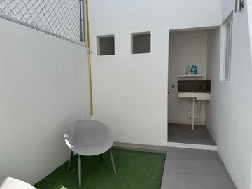 CAS EN VENTA NUEVA EN LEÓN GTO EN PRIVADO CON VIGILANCIA 24/7 EN ZONA NORTE
