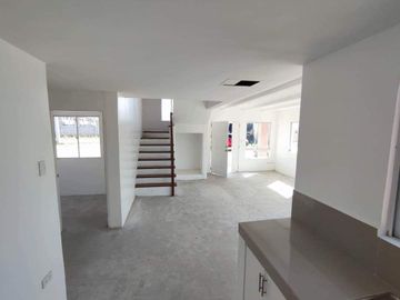 House and Lot with 5 Bedrooms in Subic, Zambales