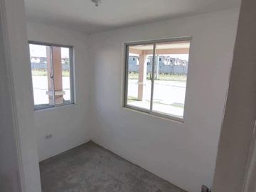 House and Lot with 5 Bedrooms in Subic, Zambales