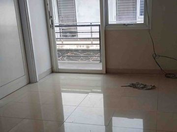 RUMAH SEWA TAHUNAN DI KEBAYORAN HEIGHT BINTARO
