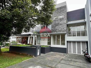 RUMAH SEWA TAHUNAN DI KEBAYORAN HEIGHT BINTARO