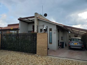 VENTA CASA CAMPESTRE EXCLUSIVA CONJUNTO CERRADO CAJICA , LA VIRGEN