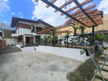 ELEGANT HOUSE WITH SWIMMING POOL FOR SALE