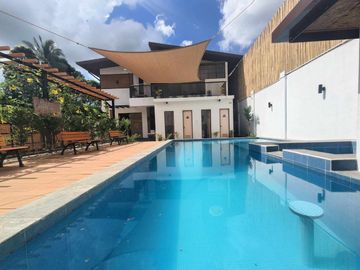 ELEGANT HOUSE WITH SWIMMING POOL FOR SALE