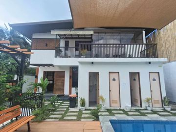 ELEGANT HOUSE WITH SWIMMING POOL FOR SALE