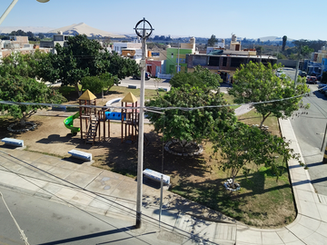 Moderna Casa En Esquina - Condominio Villa Club (La Tinguiña, Ica)