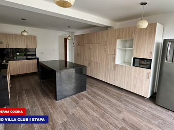 Moderna Casa En Esquina - Condominio Villa Club (La Tinguiña, Ica)