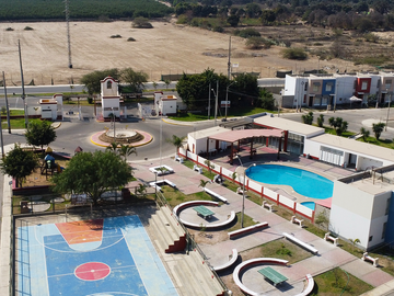Moderna Casa En Esquina - Condominio Villa Club (La Tinguiña, Ica)