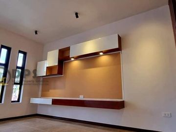 Spacious 3 Bedrooms, 100sqm Floor Area