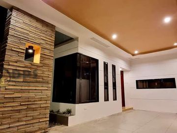 Spacious 3 Bedrooms, 100sqm Floor Area