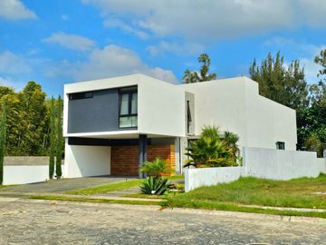 CASA EN VENTA EN FRACCIONAMIENTO DIANA NATURA
