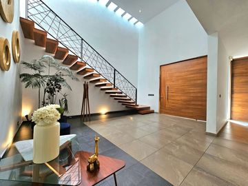 CASA EN VENTA EN FRACCIONAMIENTO DIANA NATURA
