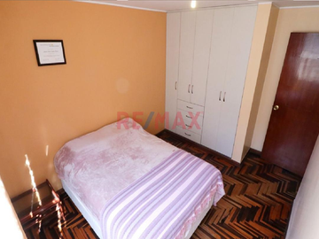 ID 1041310 Se Vende Amplia Y Comoda Casa Frente A Parque