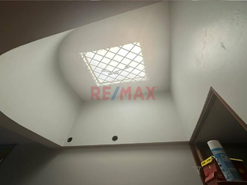 ID 1041310 Se Vende Amplia Y Comoda Casa Frente A Parque