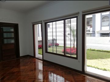 PROPIEDAD DE LUJO IDEAL PARA EMBAJADAS, BANCOS, COOPERATIVAS, CONSORCIOS JURIDICOS, CLÌNICAS, RESTAURANTES, INSTITUTOS, ETC.