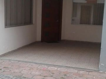 Guillermo Morales Vende Excelente Casa en Ibarra.
