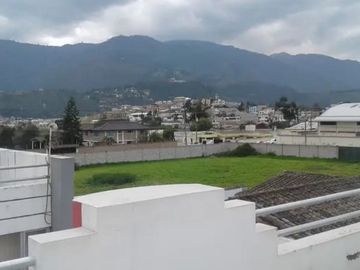 Guillermo Morales Vende Excelente Casa en Ibarra.