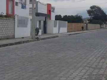 Guillermo Morales Vende Excelente Casa en Ibarra.