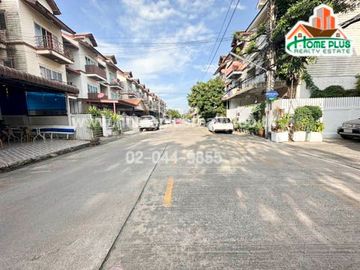 หมู่บ้านเอื้อประชานวลจันทร์ (หลังริมเนื้อที่เท่าบ้านเดี่ยว) ซอยนวลจันทร์56 ถนนนวมินทร์