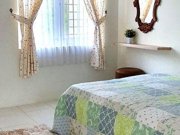 Rumah Vintage Halaman Luas dekat Alun-alun Wates