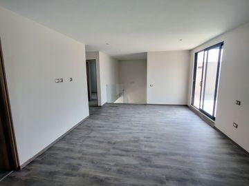 Casas nuevas en venta con 4 recamaras, jardín y doble altura en camino real a Cholula, Puebla