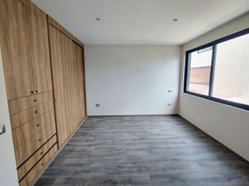 Casas nuevas en venta con 4 recamaras, jardín y doble altura en camino real a Cholula, Puebla